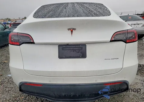 2021 Tesla Model Y z USA, uszkodzony, nr VIN 5YJYGDEE2MF091421